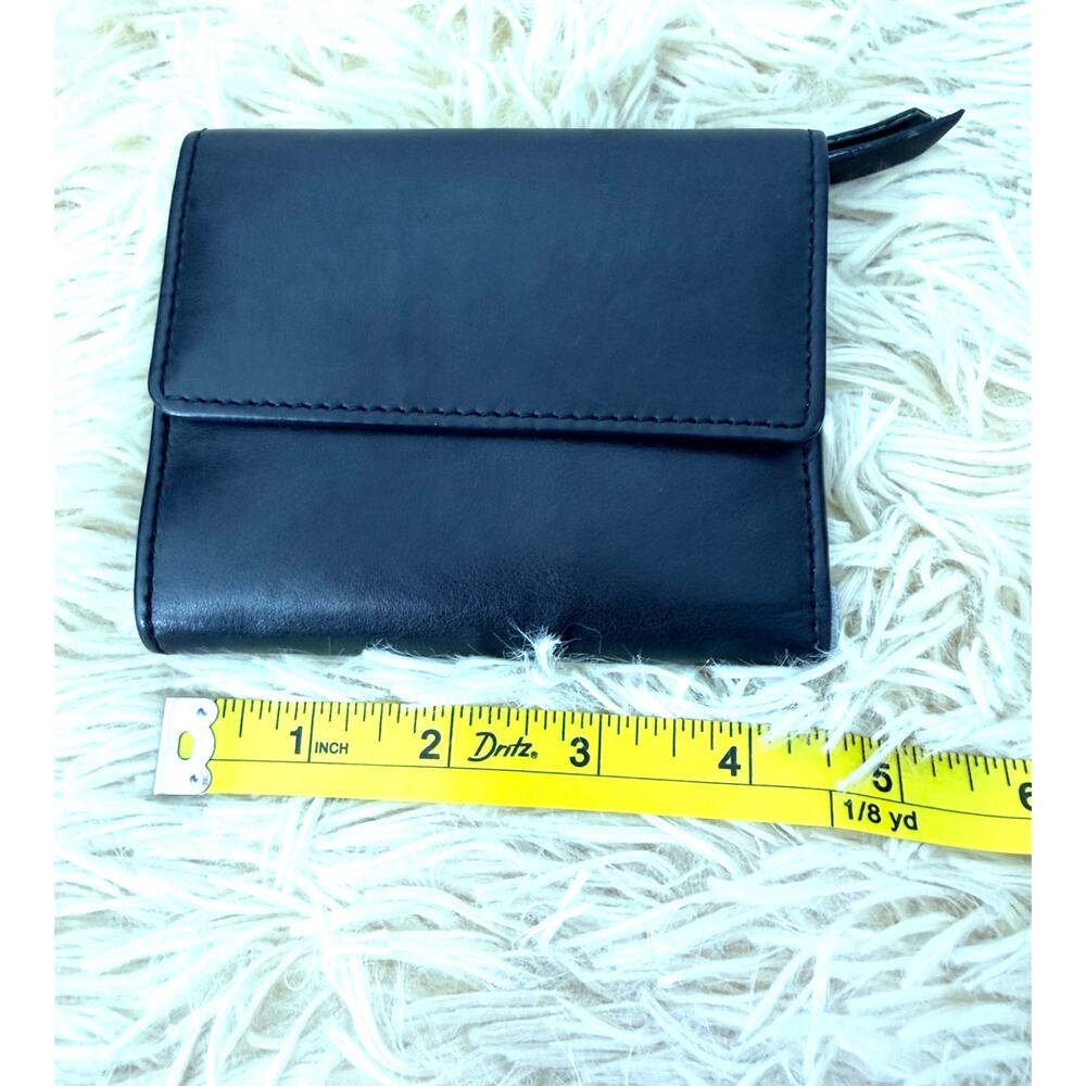 G.H. Bass Genuine Leather Black Trifold Wallet Snap ID Coin Zip